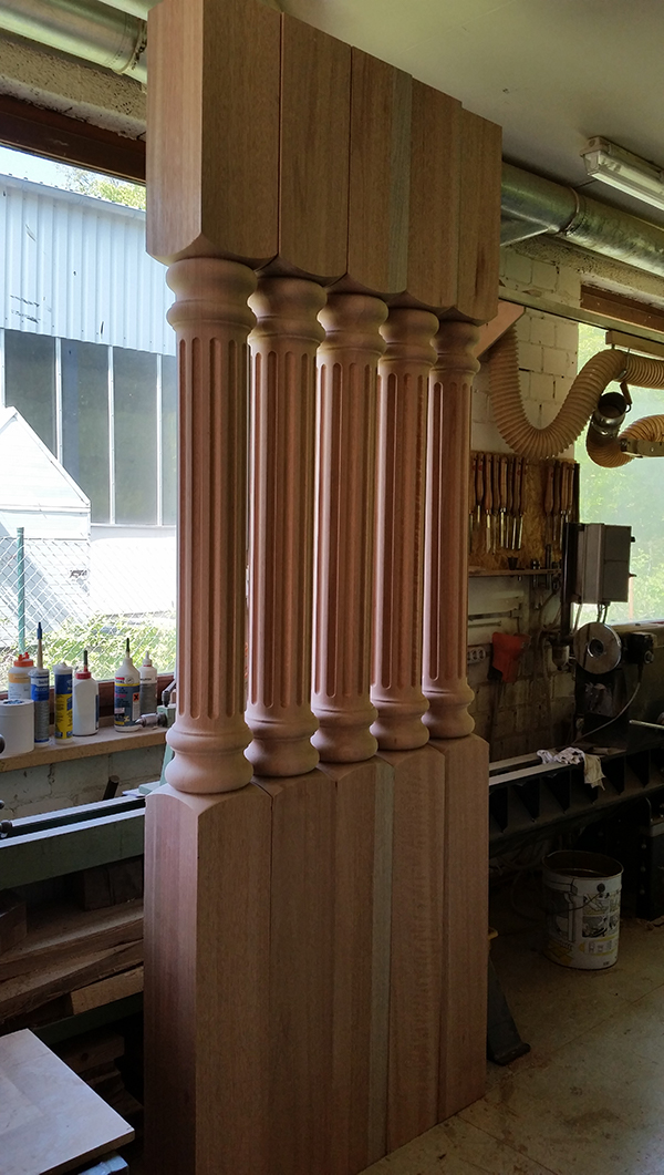 Kannelierte Säulen aus Meranti für Veranda-Überdachung